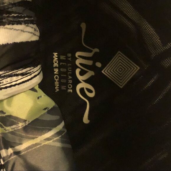 Rise by LulaRoe Graphic Windbreaker - Picture 4 of 4